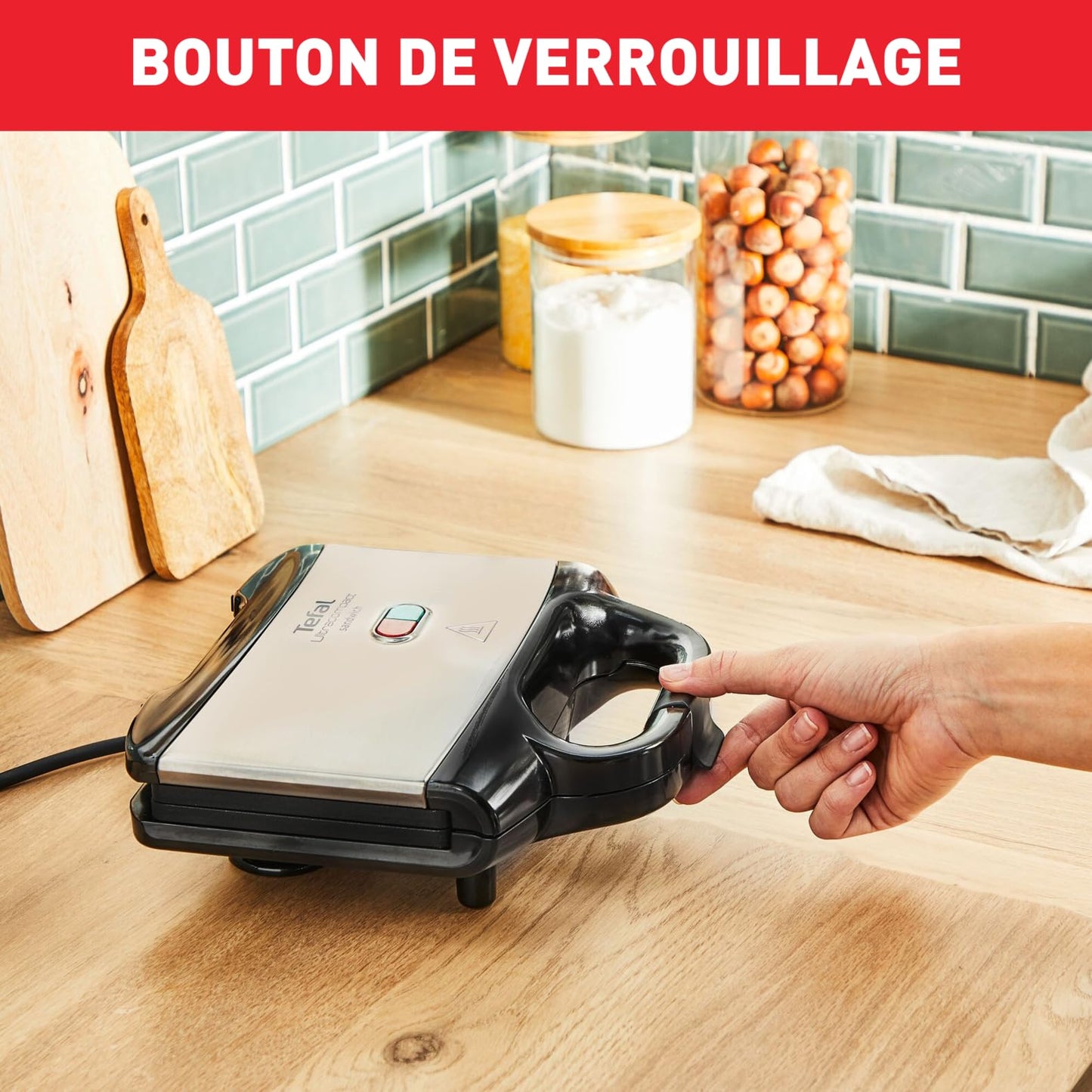 Tefal Appareil à croque-monsieur, Rapide et puissant, Rangement facile, Revêtement antiadhésif, Verrouillage pour plus de sécurité, Poignée thermorésistante, Ultracompact SM155212
