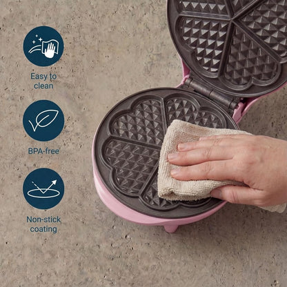 Bestron Gaufrier pour Gaufres Classiques en Forme de Cœur, Gaufrier avec Revêtement Anti-Adhésif pour Gaufres en Forme de Cœur, Design Rétro, 700 Watts, Couleur: Rose